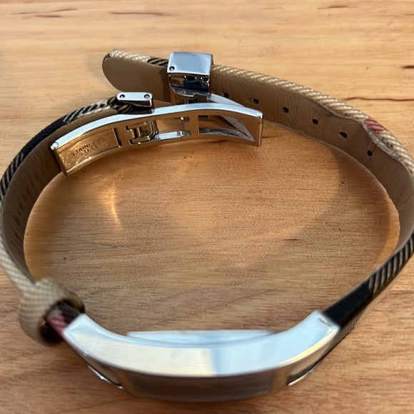 Burberry Ladies Luxury Adjustable Watch - Picture 11 of 11